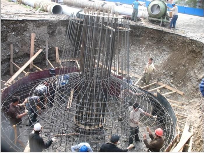 內蒙古阿拉善騰格里工業(yè)園區(qū)25高桿燈基礎施工